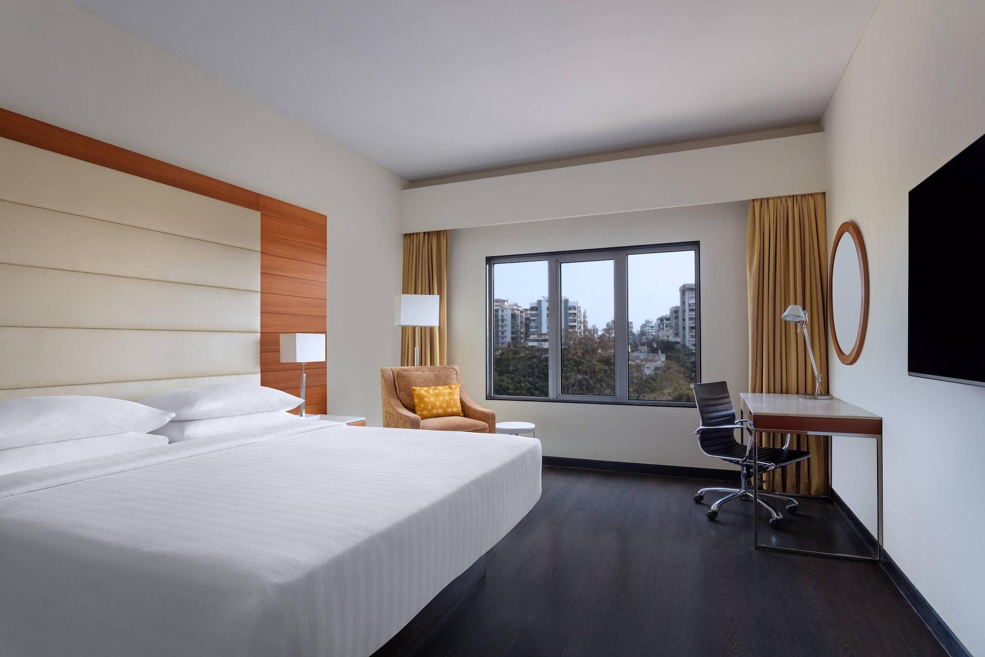 Surat Marriott Hotel Εξωτερικό φωτογραφία
