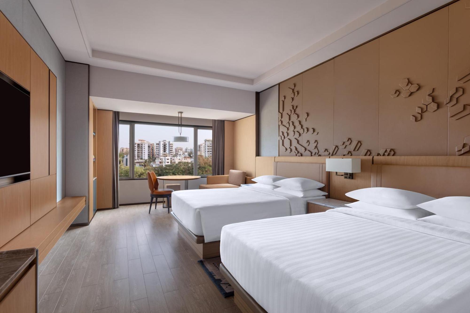 Surat Marriott Hotel Εξωτερικό φωτογραφία