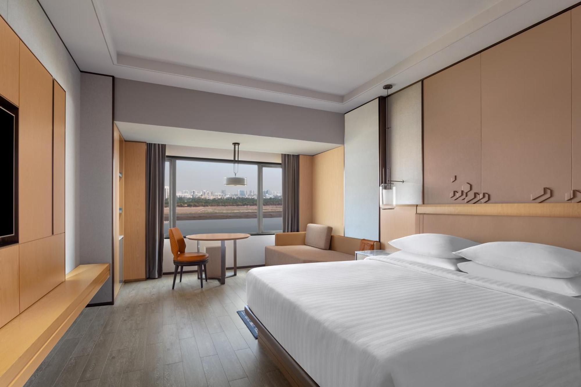 Surat Marriott Hotel Εξωτερικό φωτογραφία