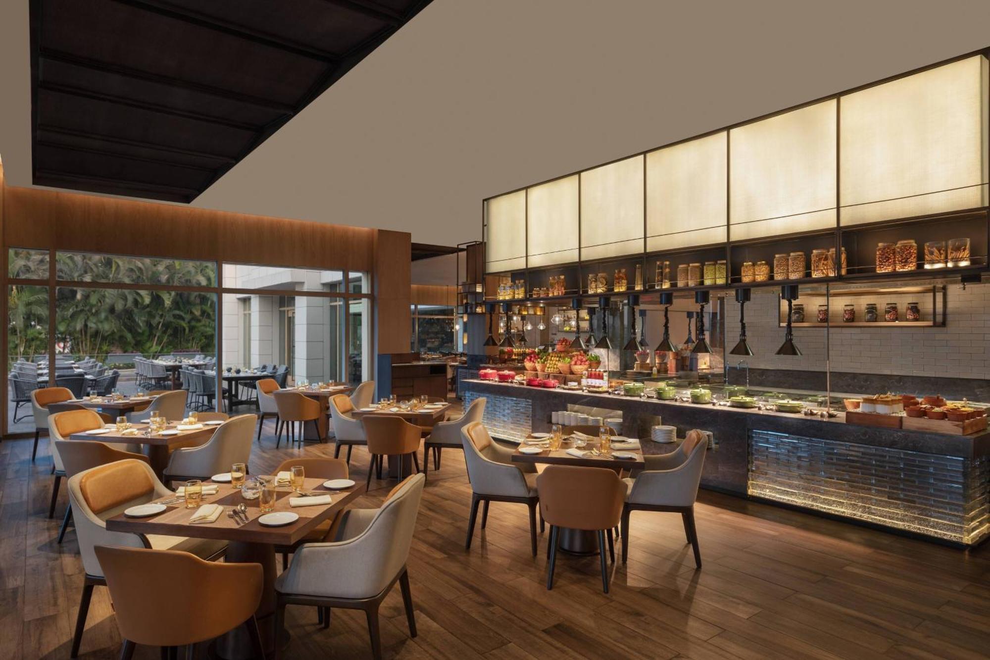 Surat Marriott Hotel Εξωτερικό φωτογραφία