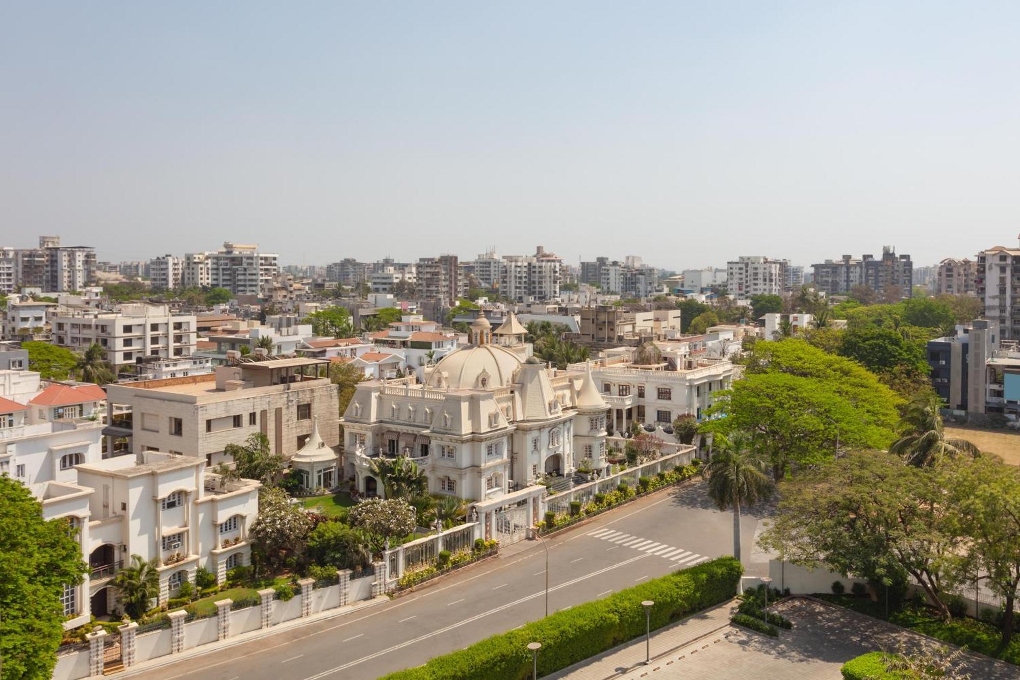 Surat Marriott Hotel Εξωτερικό φωτογραφία