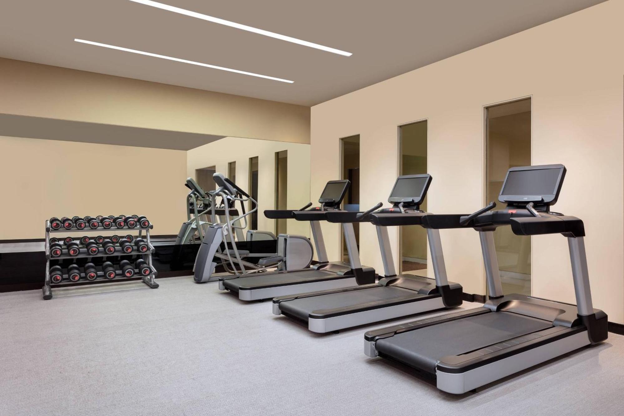 Surat Marriott Hotel Εξωτερικό φωτογραφία