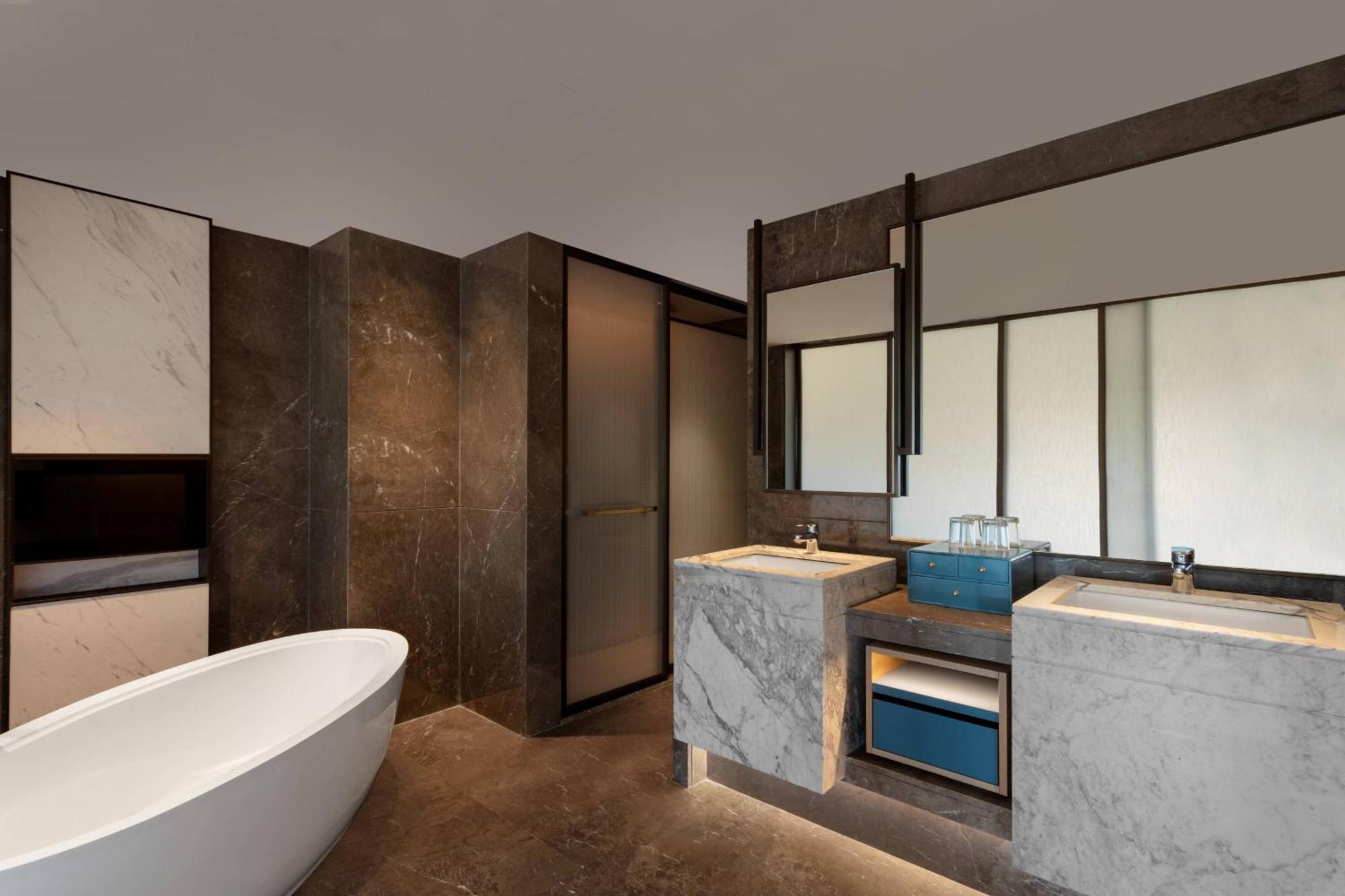 Surat Marriott Hotel Εξωτερικό φωτογραφία