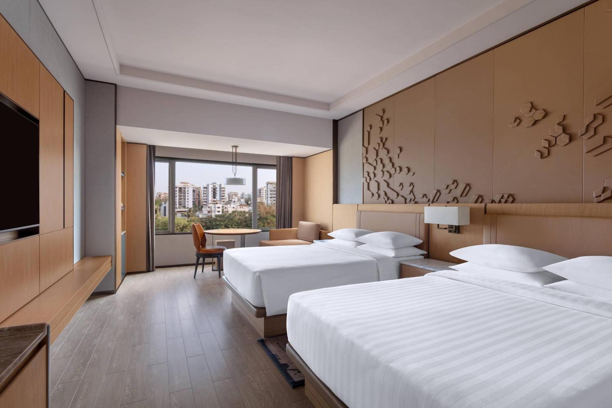 Surat Marriott Hotel Εξωτερικό φωτογραφία
