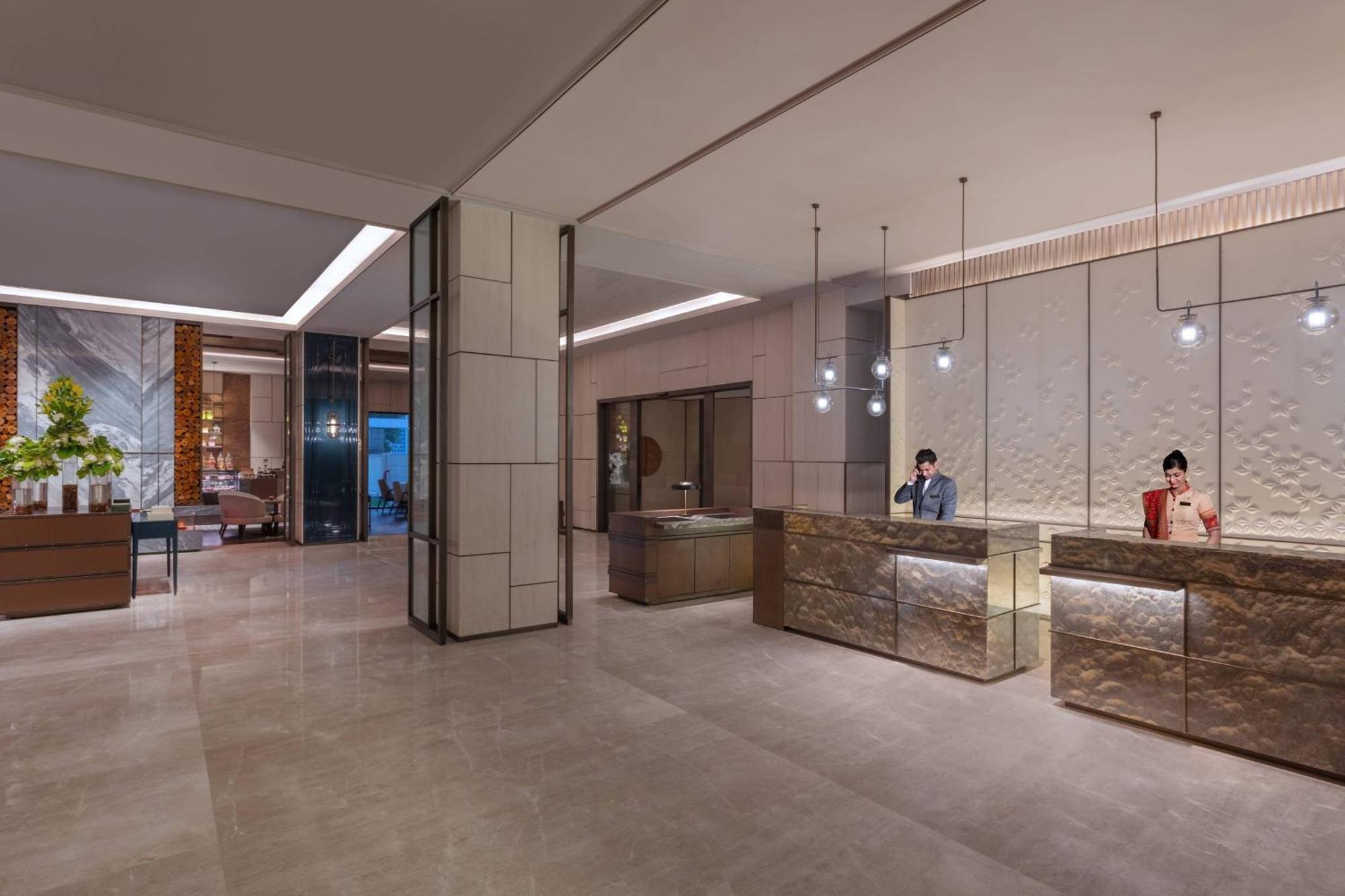 Surat Marriott Hotel Εξωτερικό φωτογραφία