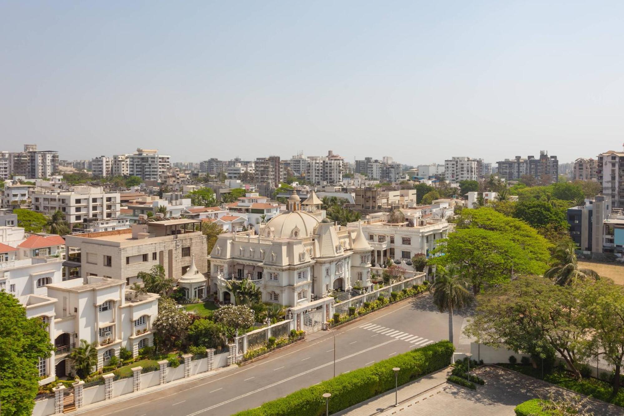 Surat Marriott Hotel Εξωτερικό φωτογραφία