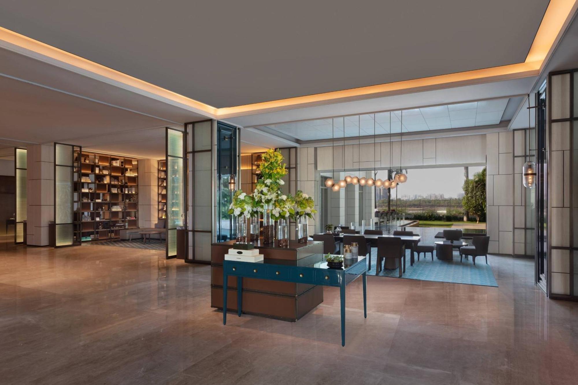 Surat Marriott Hotel Εξωτερικό φωτογραφία