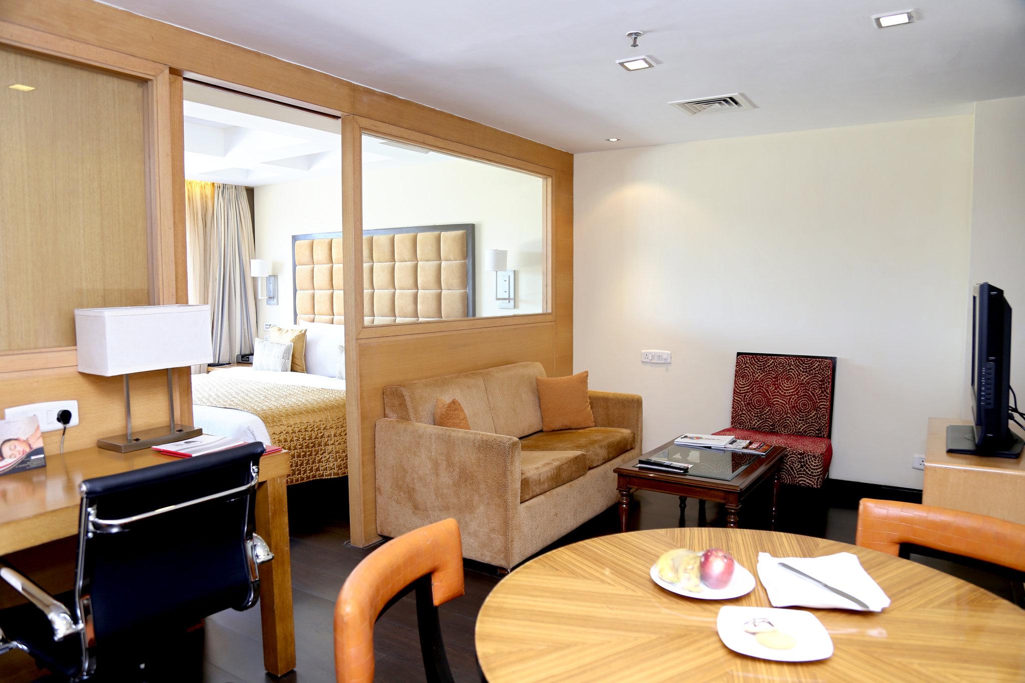 Surat Marriott Hotel Εξωτερικό φωτογραφία
