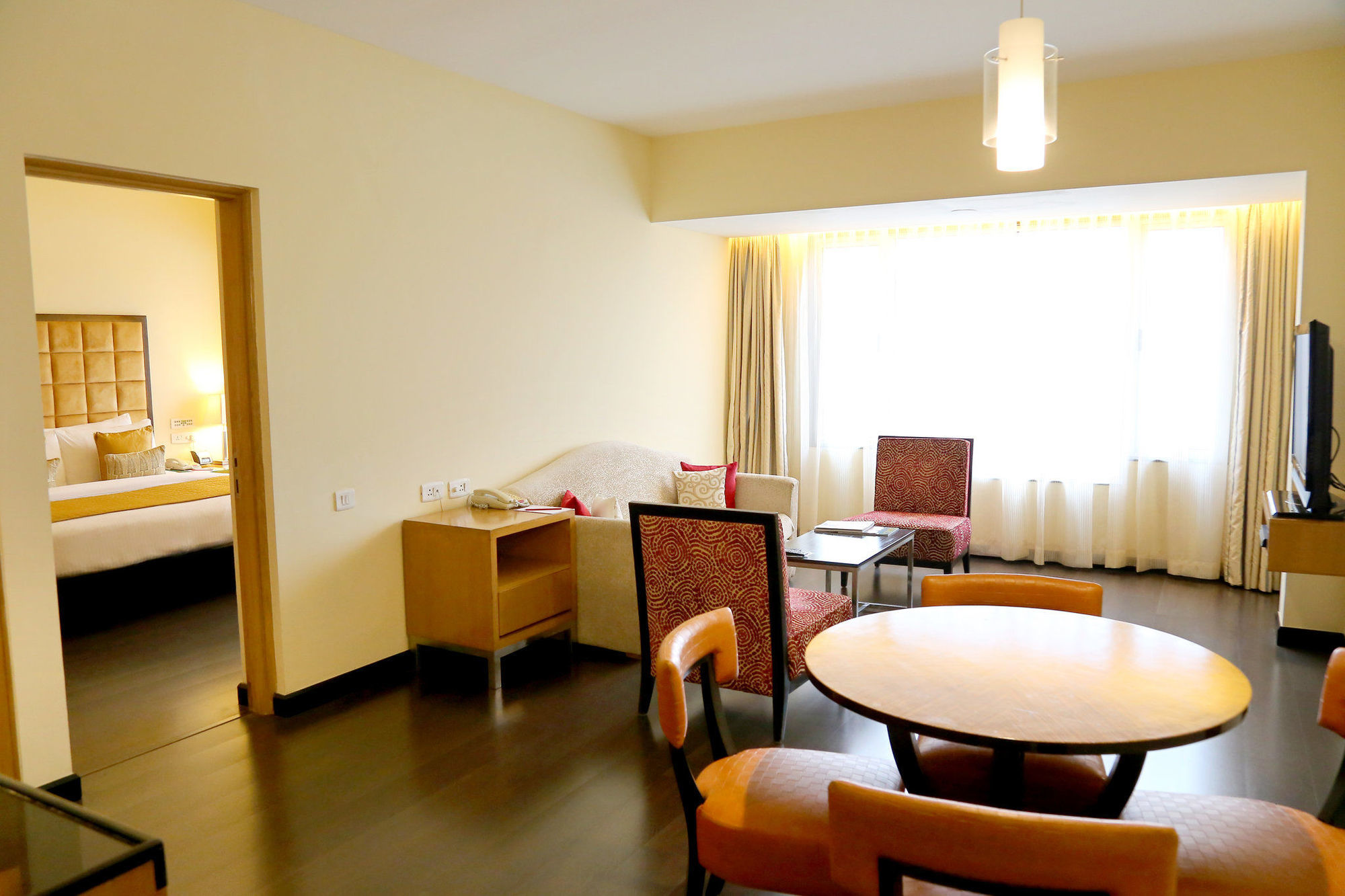 Surat Marriott Hotel Εξωτερικό φωτογραφία
