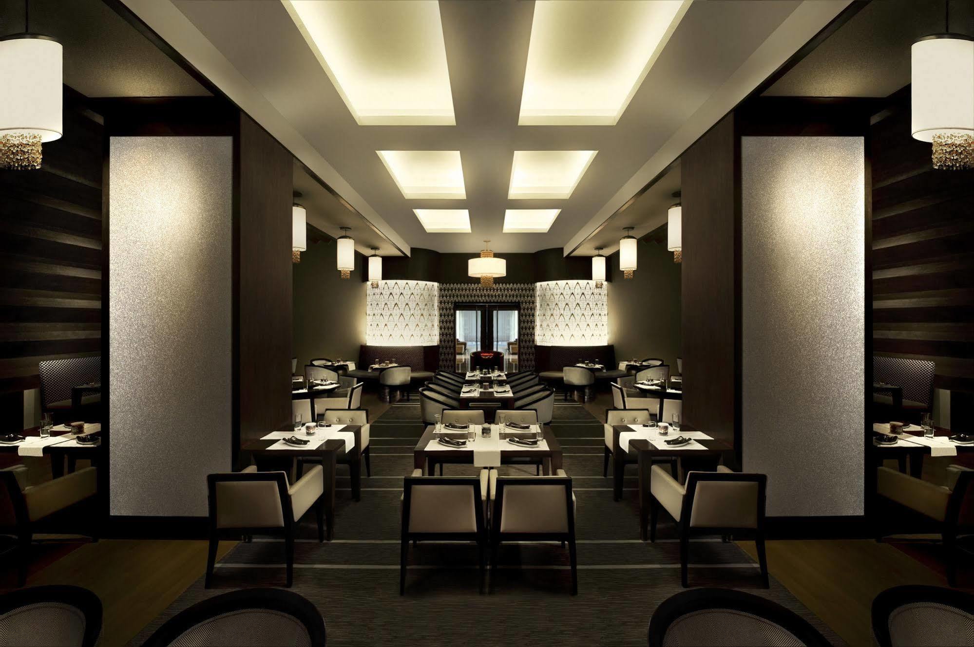 Surat Marriott Hotel Εστιατόριο φωτογραφία