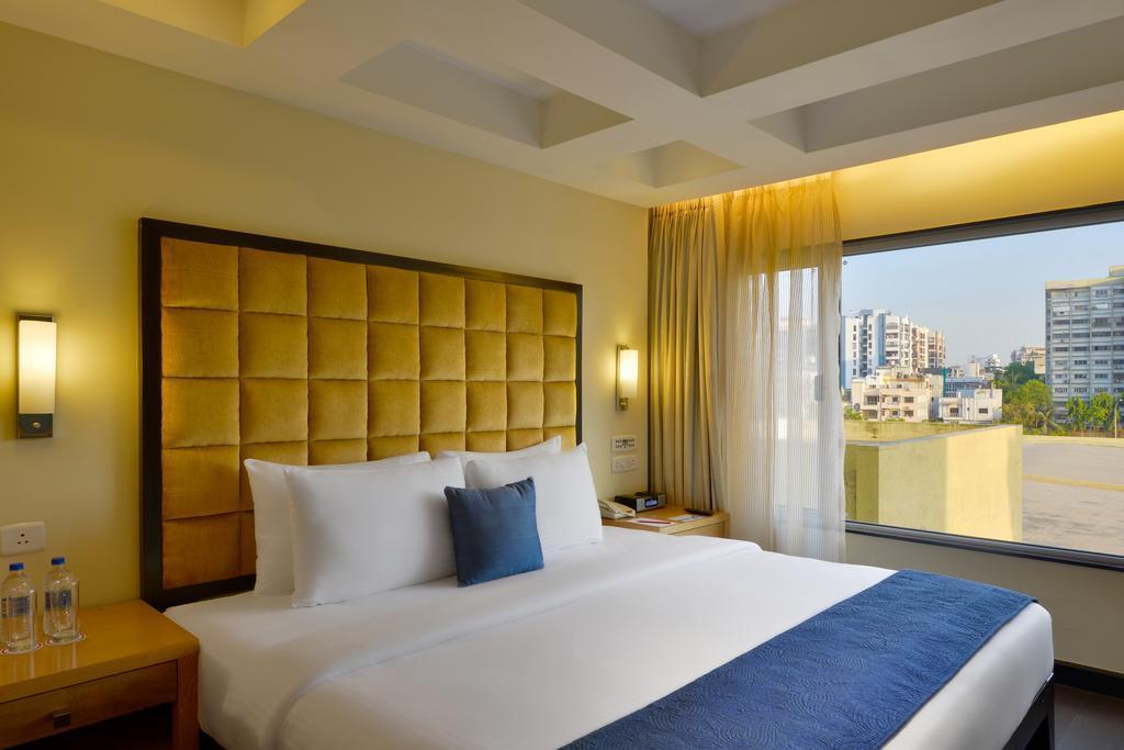 Surat Marriott Hotel Εξωτερικό φωτογραφία