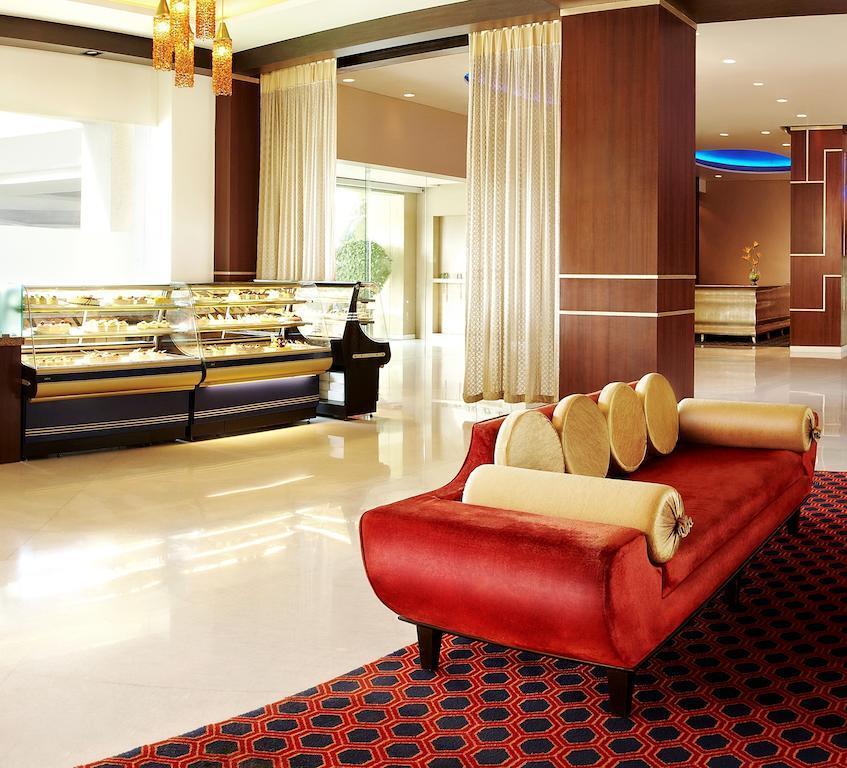 Surat Marriott Hotel Εξωτερικό φωτογραφία