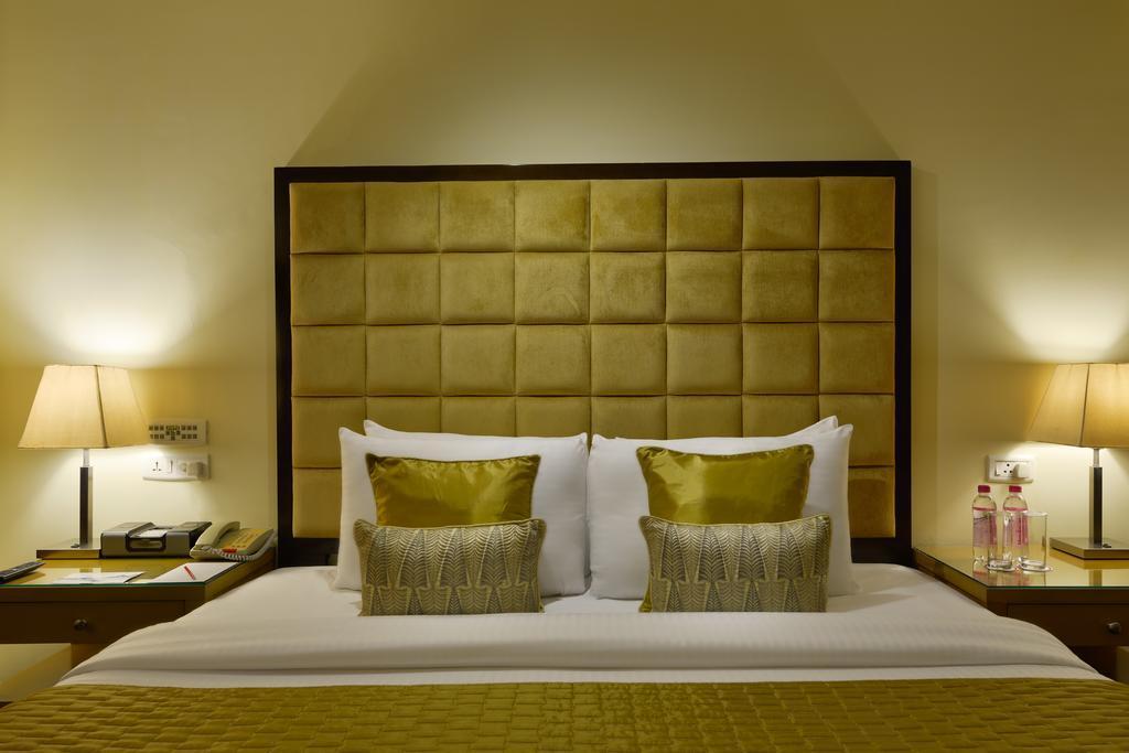 Surat Marriott Hotel Εξωτερικό φωτογραφία